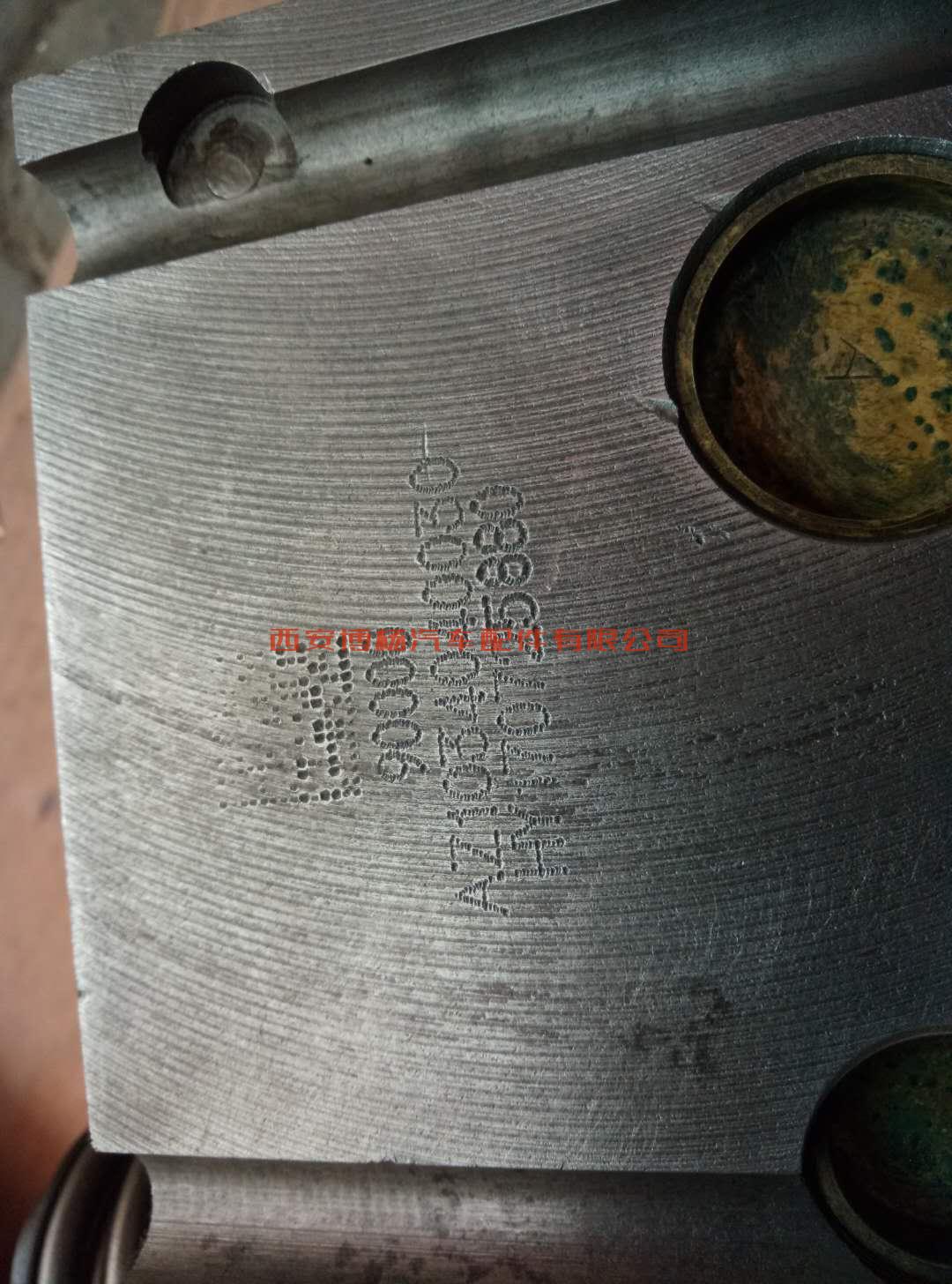 VG1034040030重汽2气门电喷发动机缸盖总成
