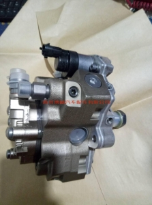 261219799864146833 610800080979潍柴WP7客车发动机高压油泵