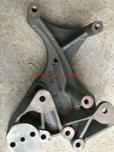 61844372595129969 612640060103潍柴WP10客车发动机发电机安装支架