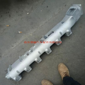 37a2c4c448380cdc981389859105e1e VG1099110071重汽豪沃发动机出气管总成