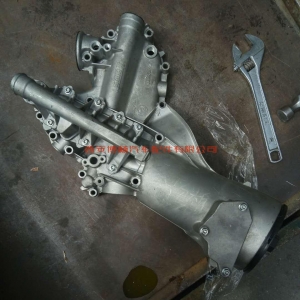 60f3fe13817cf884b158a4acf962f84 611600070166潍柴WP10H发动机机油滤清器及冷却器总成