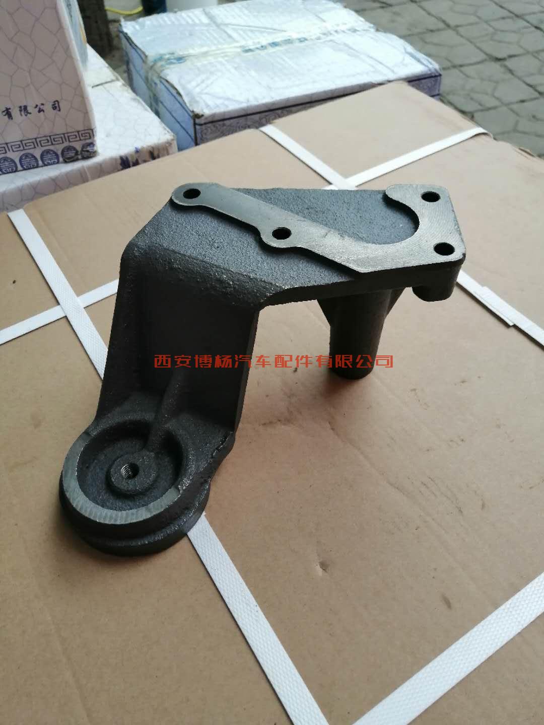 0f9d4ef4a416daf1458aeb8a1414ff5 1001362205潍柴WP7发动机涨紧轮支架总成