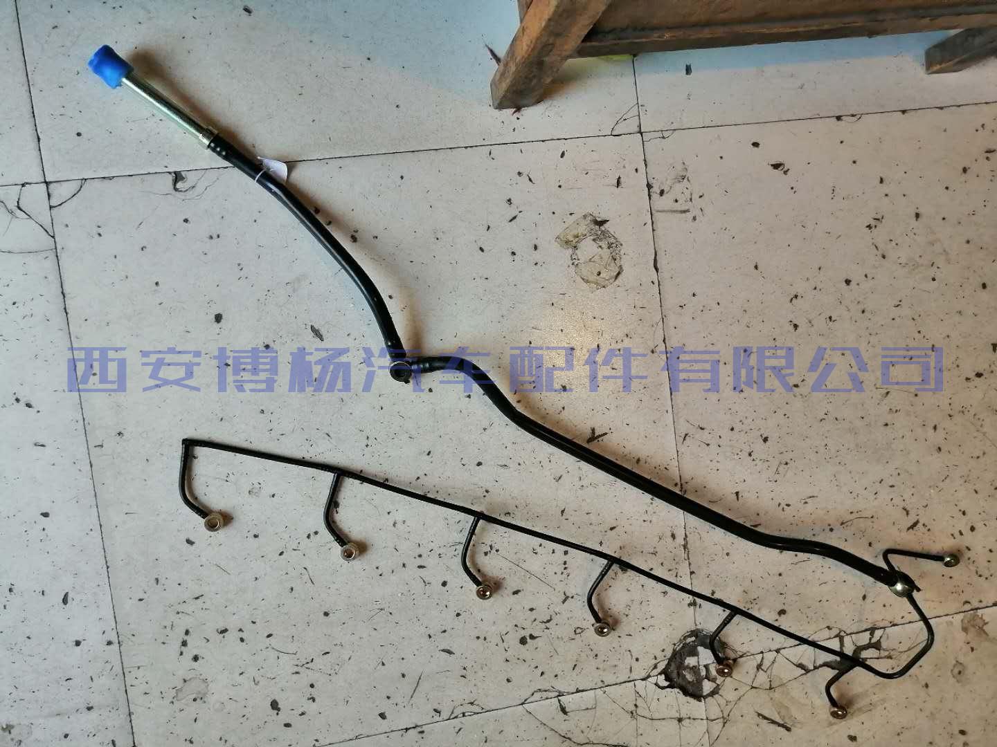 1001112103潍柴WP10.350E53喷油器回油管总成