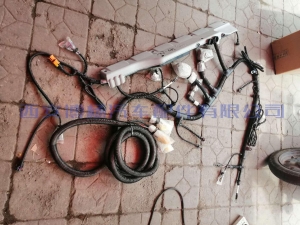 19e3a80da1937a5e81c94aeff30d4cf 812W25424-6382重汽豪沃T7H全功能发动机线束总成