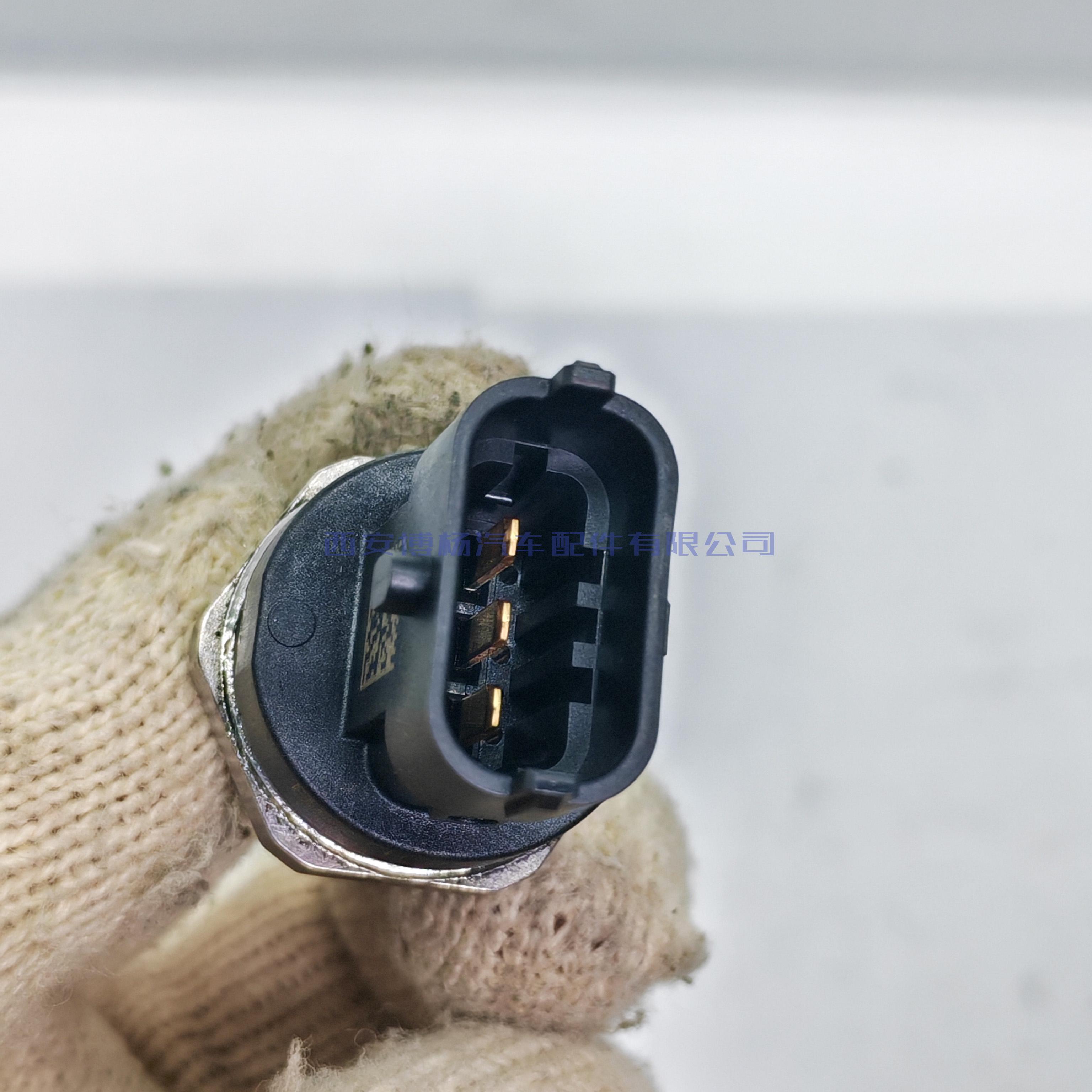 612600081585WP13轨压传感器
